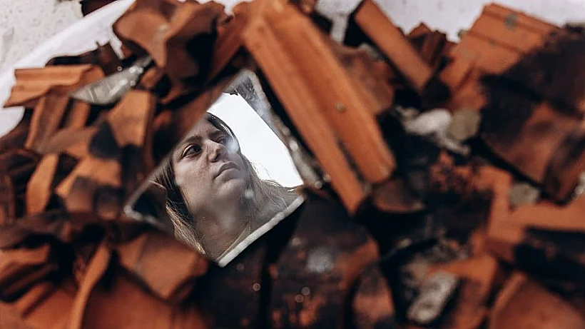 נגה וייס בקיבוץ בארי חרבות ברזל