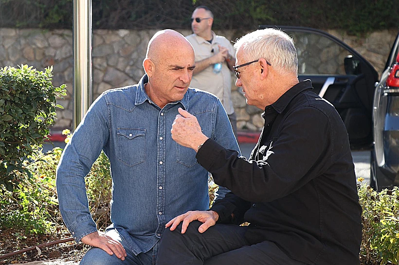 גנץ עם יו"ר פורום ישובי קו העימות משה דוידוביץ' חרבות ברזל