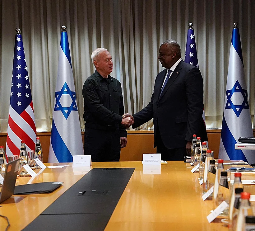 חרבות ברזל שר הביטחון יואב גלנט ומזכיר ההגנה האמריקני לויד אוסטין