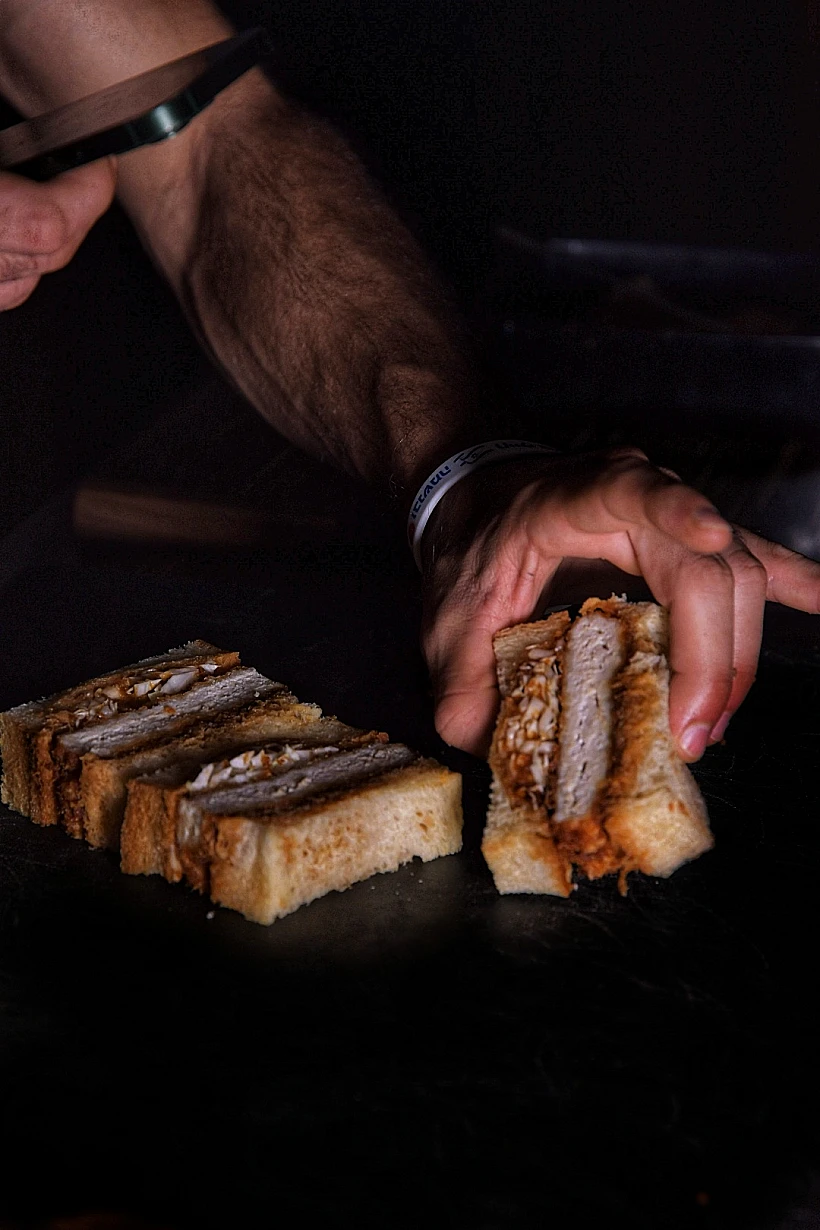 קאטסו סאנדו, דין שושני01