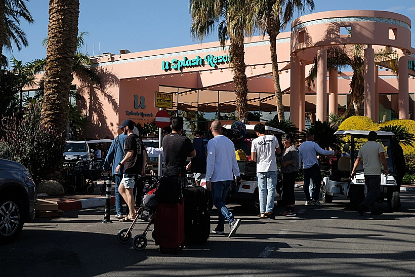 חברי ניר יצחק עוברים כקהילה למלון יו ספלאש ריזורט מבית פתאל