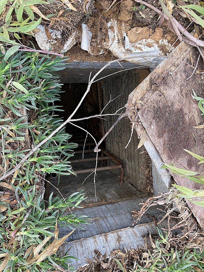 פיר מנהרה שאיתרו הלוחמים במחנה אל בורייג׳