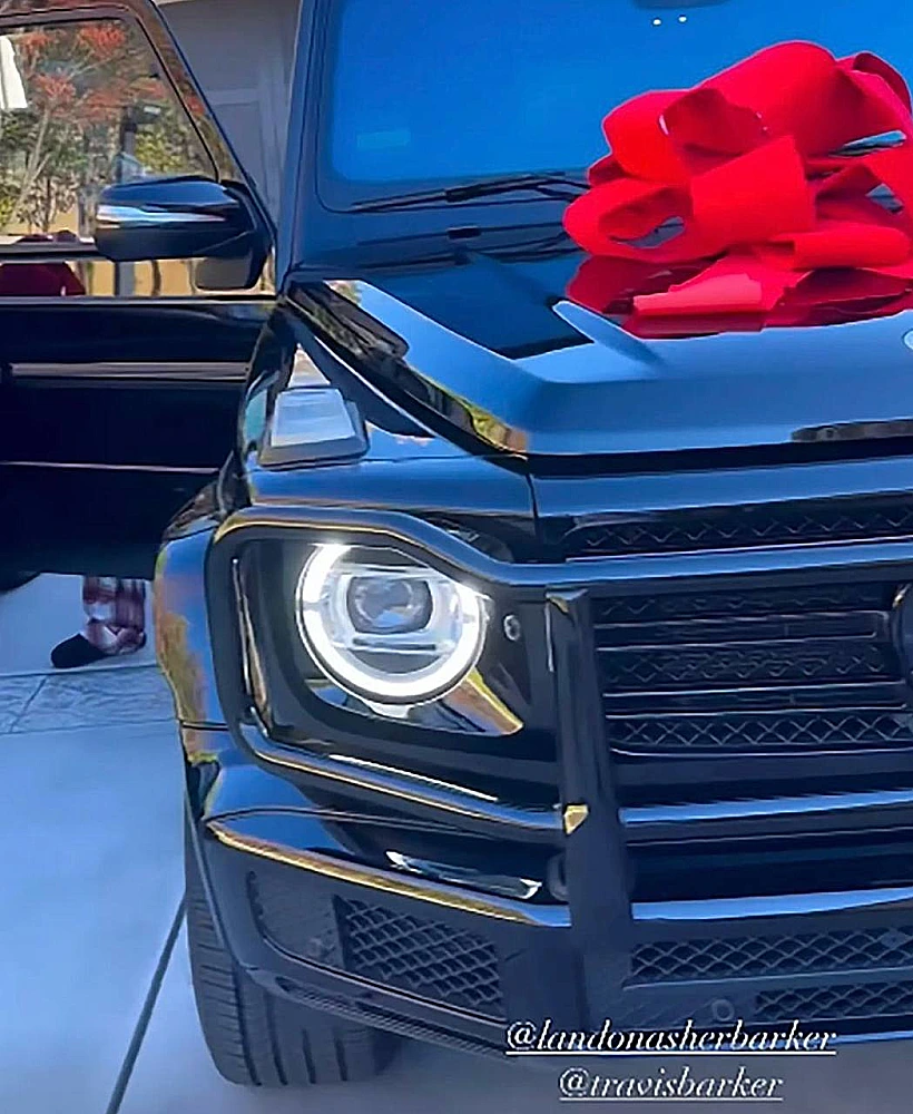 טראוויס בארקר