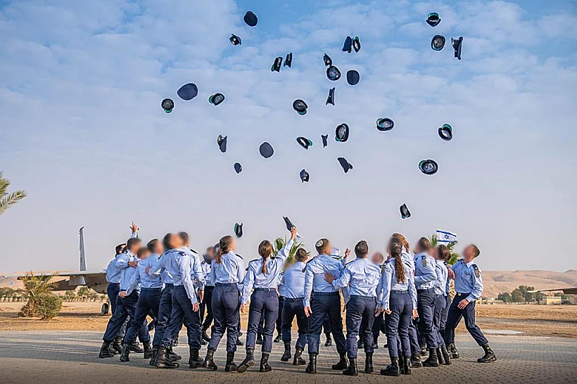 בוגרי קורס טיס 187 חרבות ברזל