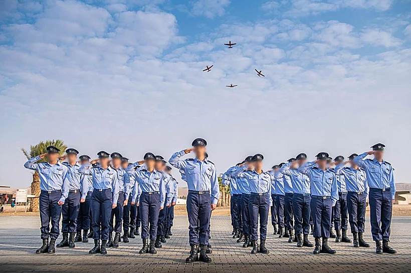 בוגרי קורס הטיס חיל האוויר חרבות ברזל