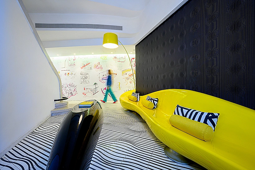 לובי מלון פולי האוס