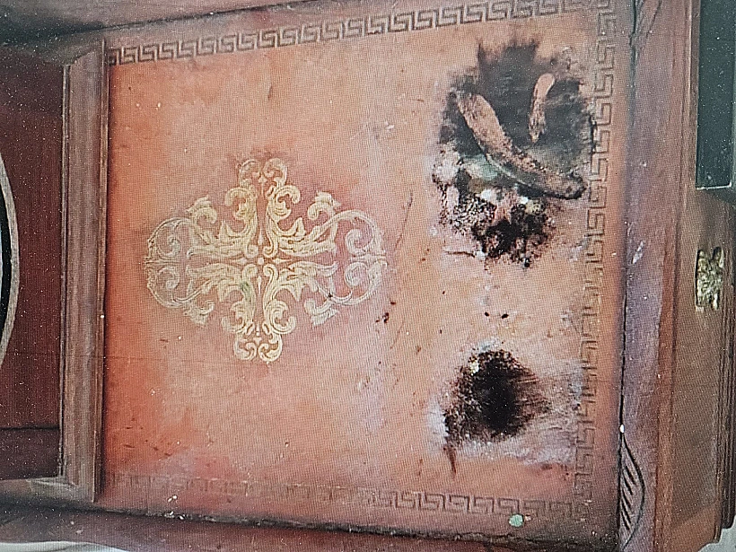 הרהיט שנשרף