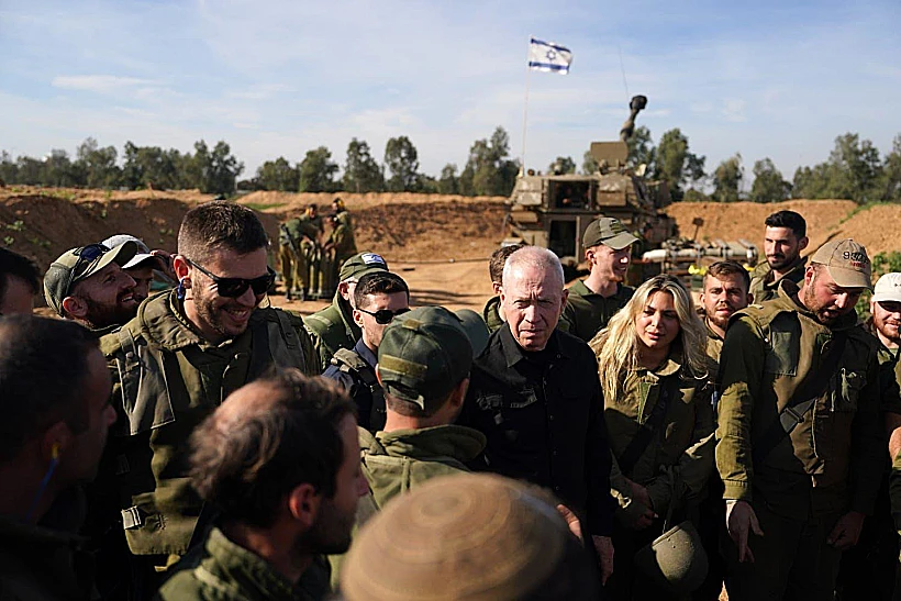 גלנט במפקדת אוגדה 98 חרבות ברזל