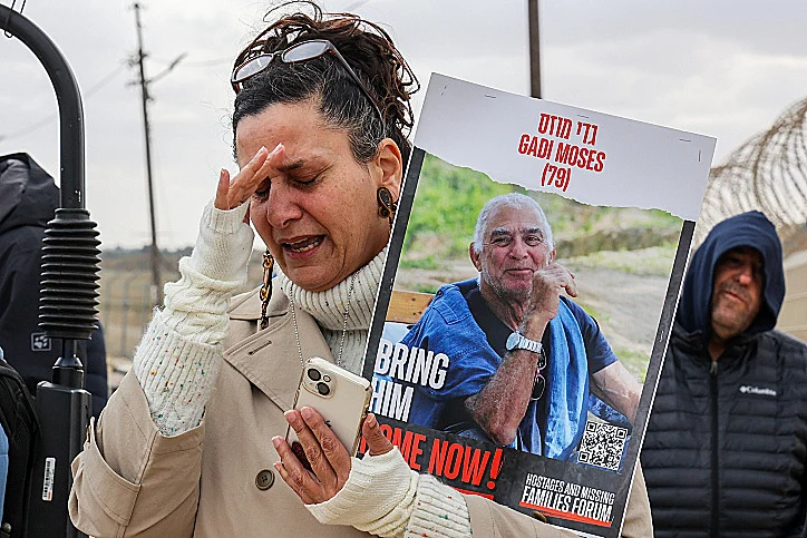 משפחות החטופים מפגינות בגדר הגבול