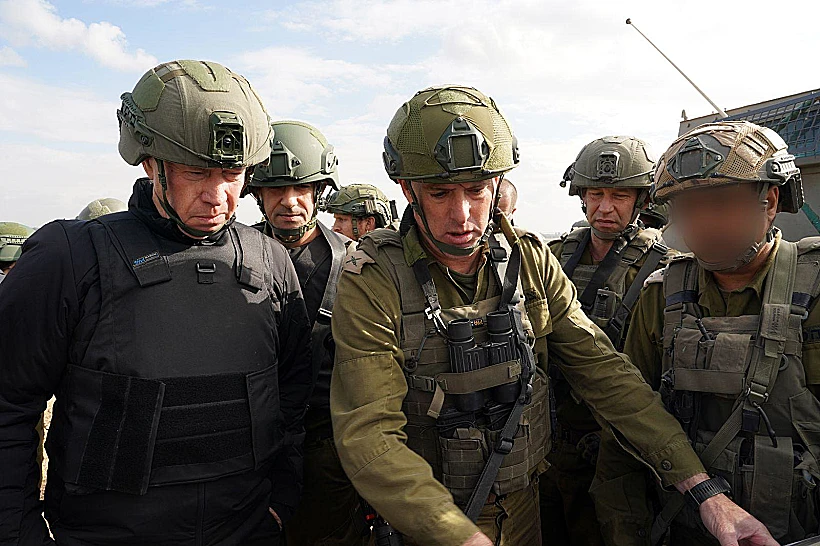 חרבות ברזל צה"ל שר הביטחון גלנט בגבול רצועת עזה