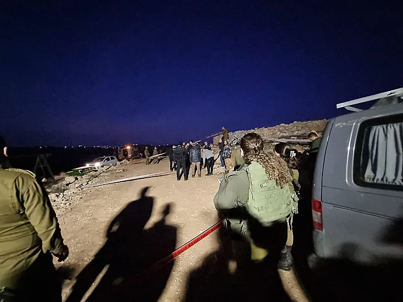 זירת הפיגוע ביישוב אדורה חרבות ברזל מחבלים הר חברון