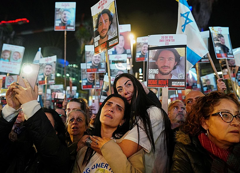 חרבות ברזל רבבות בת"א בעצרת למען החטופים