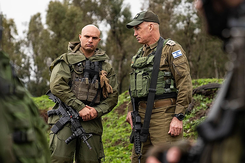 מפקד פיקוד הצפון עם הלוחמים בגבול הצפון