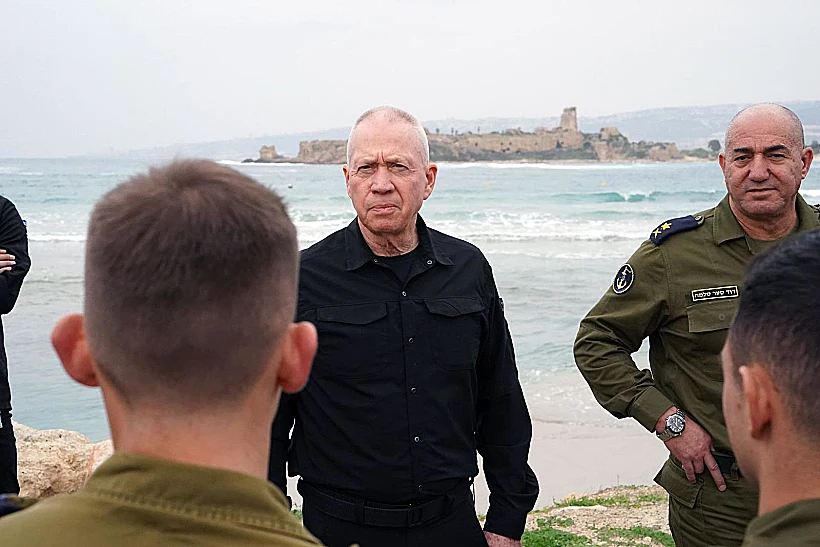 שר הביטחון יואב גלנט עם לוחמי שייטת 13