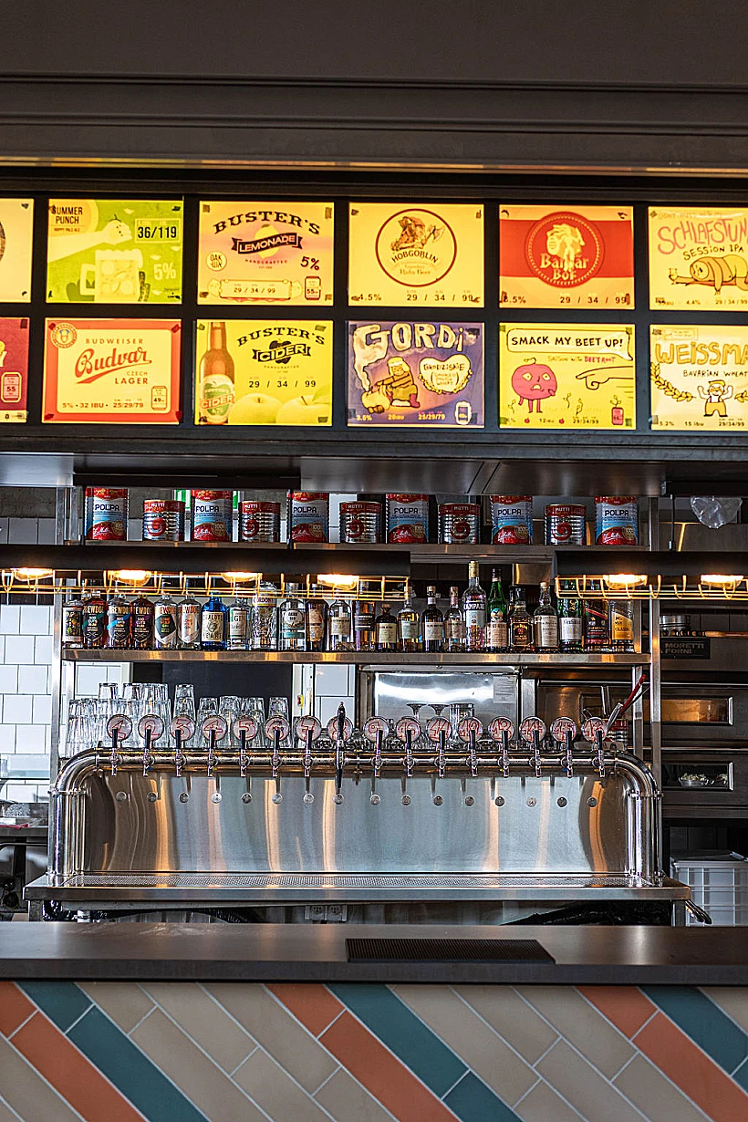 שניט קראפט פיצה ובירה