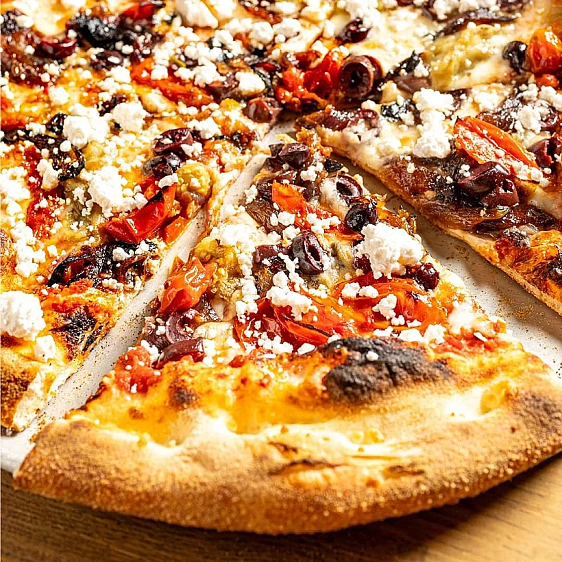 שניט קראפט פיצה ובירה