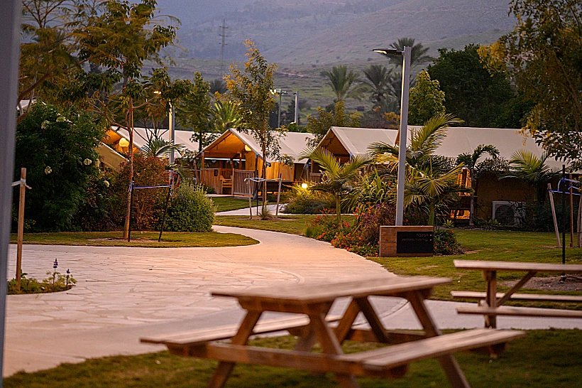 מתחם הגלמפינג 'לילה להיות וטבע'