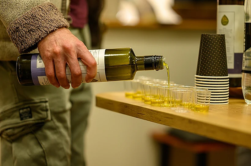 סדנת טעימות שמן זית בעמק המעיינות