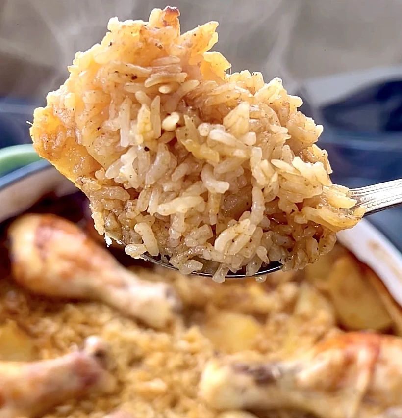 עוף עם אורז ותפוחי אדמה