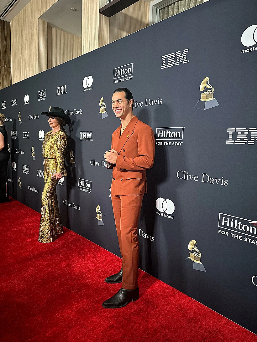 יהונתן מרגי באירוע היוקרתי של קלייב דיוויס