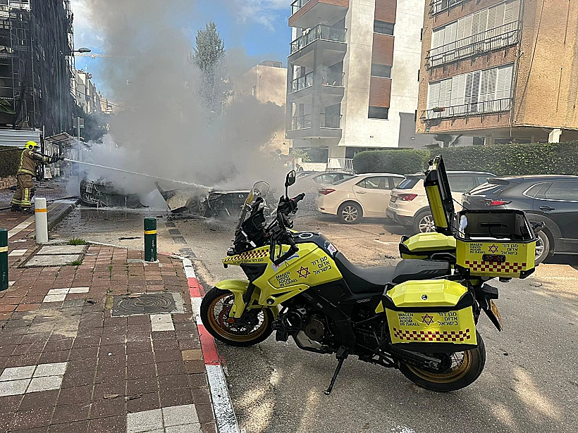 זירת פיצוץ הרכב בפתח תקווה