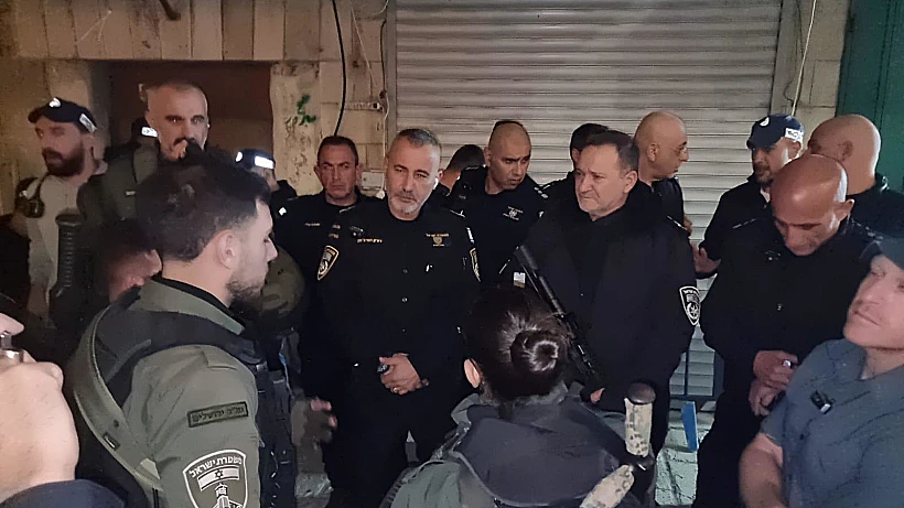 המפכ"ל קובי שבתאי בזירת הפיגוע העיר העתיקה בירושלים חרבות ברזל