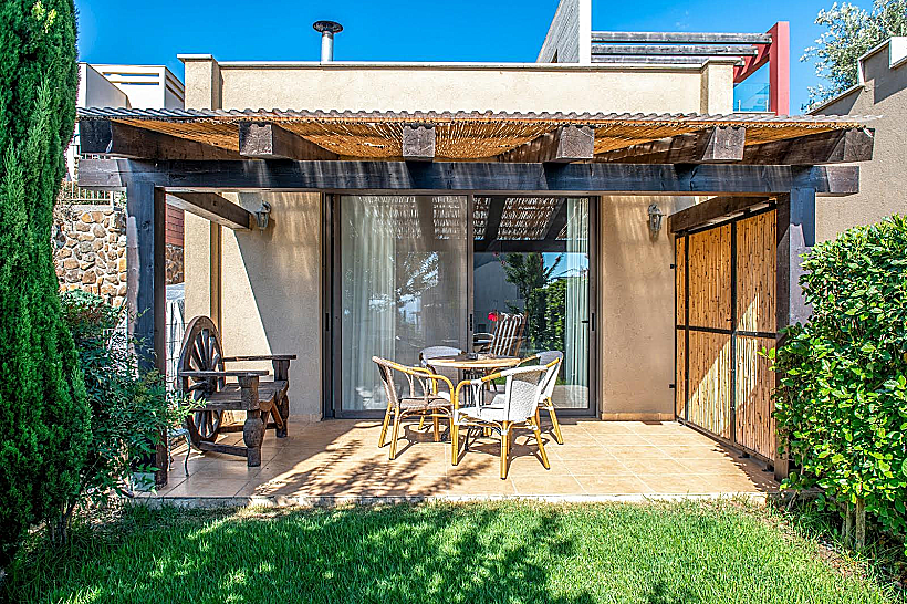 אצל גיל וגלית, קלע אלון