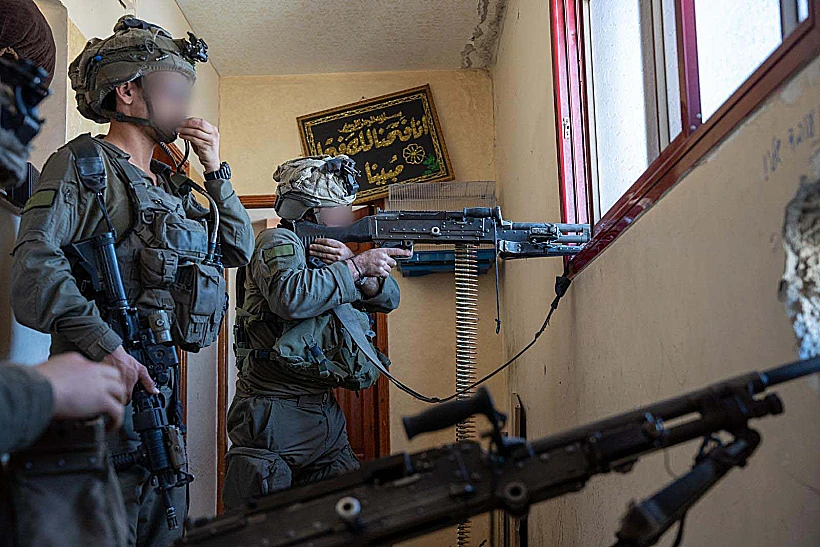 פעילות לוחמי צה"ל ברצועה עזה חרבות ברזל