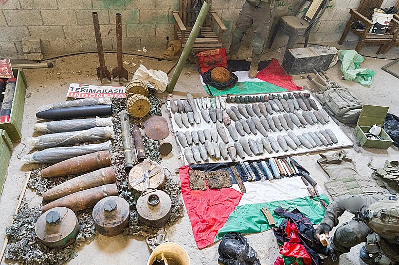 פעילות לוחמי הקומנדו בח'אן יונס רצועת עזה מלחמת חרבות ברזל מציאת אמצעי לחימה