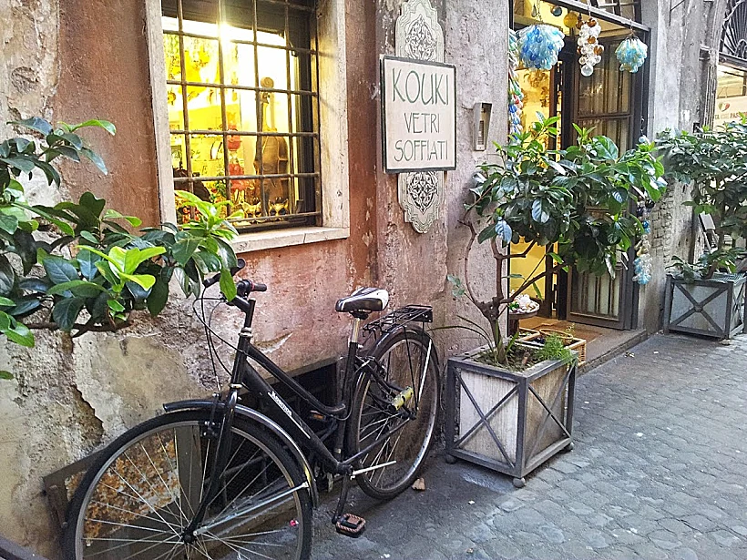 רומא מחוץ למסלול השחוק