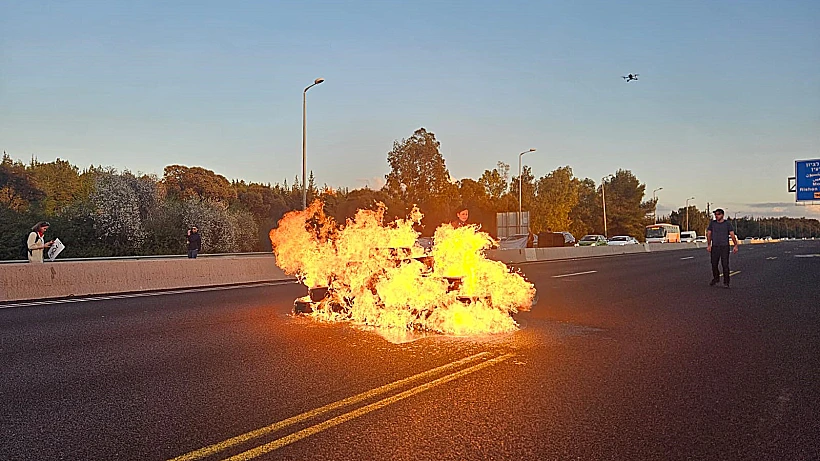 מחאה יום האישה חטופות