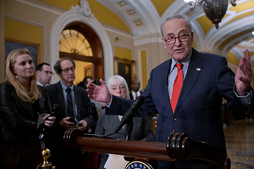 מנהיג הרוב בסנאט, הסנטור צ'אק שומר