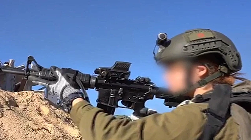 לוחמת צה"ל