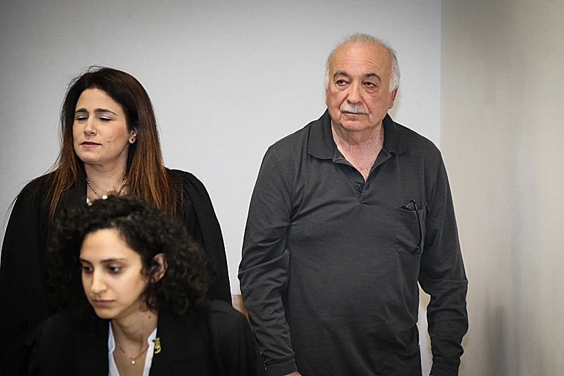 פישמן בבית המשפט לאחר שהוכרז כפושט רגל, 2017