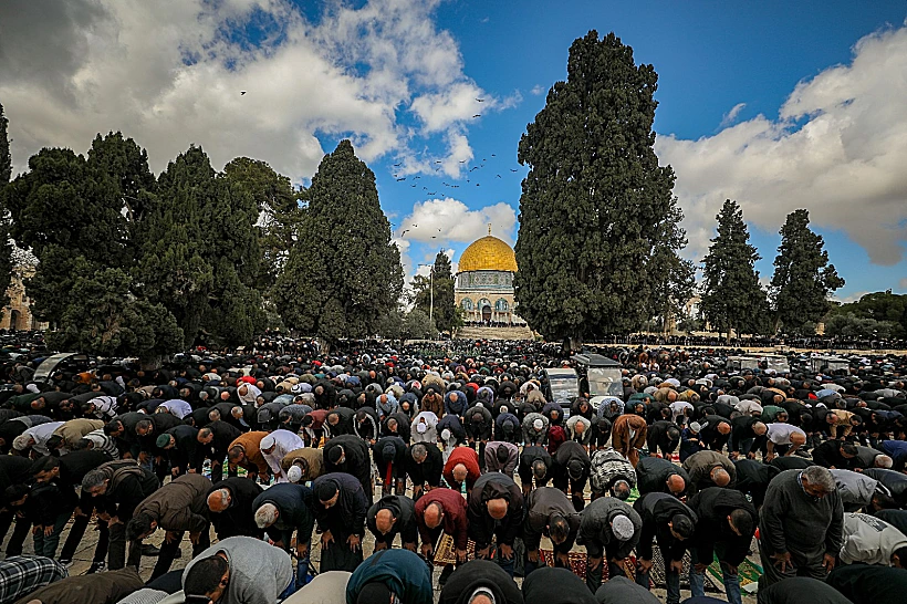 תפילות השישי הראשון של רמדאן בהר הבית