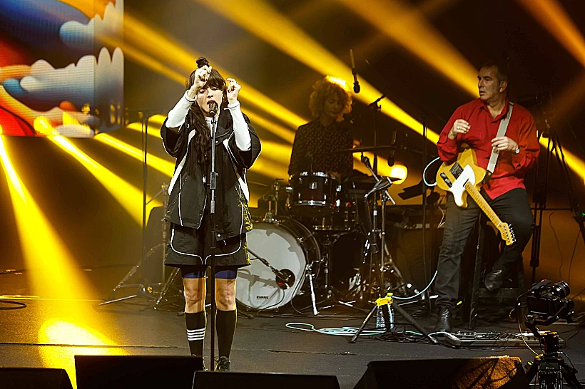 "חברים שרים קורין", קורין אלאל, היכל התרבות 2024, נגה ארז