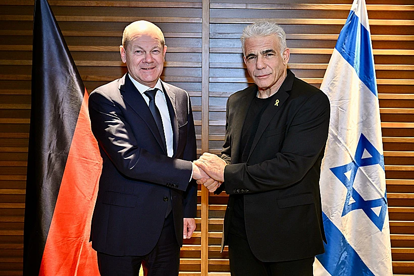 יו"ר האופוזיציה יאיר לפיד עם קנצלר גרמניה אולף שולץ