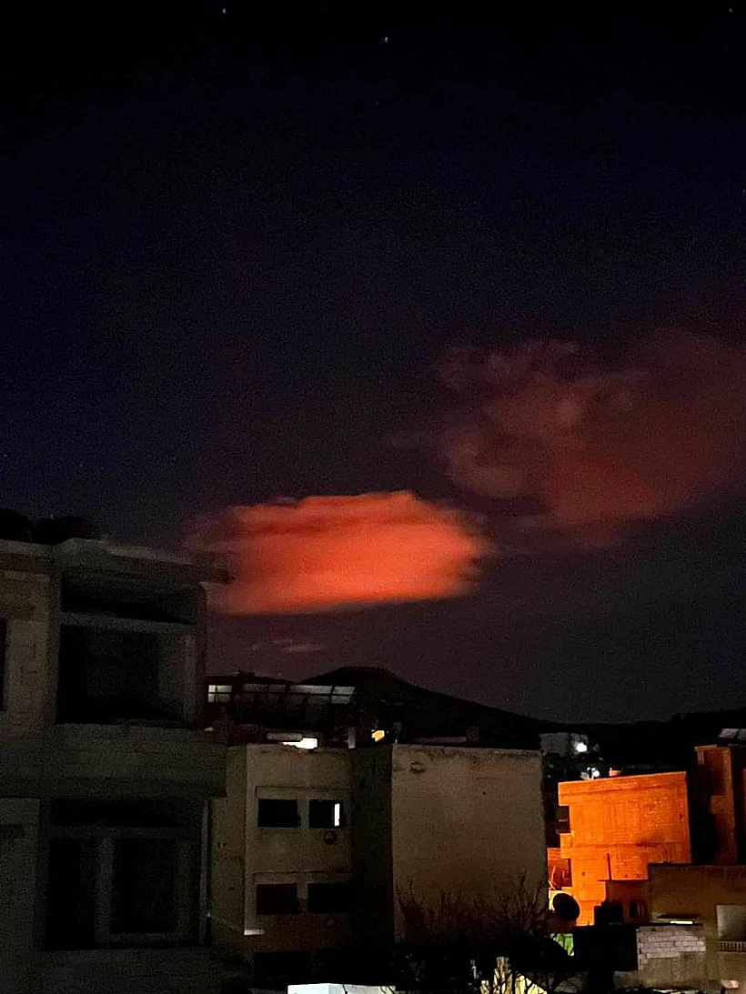 שמי סוריה, הלילה