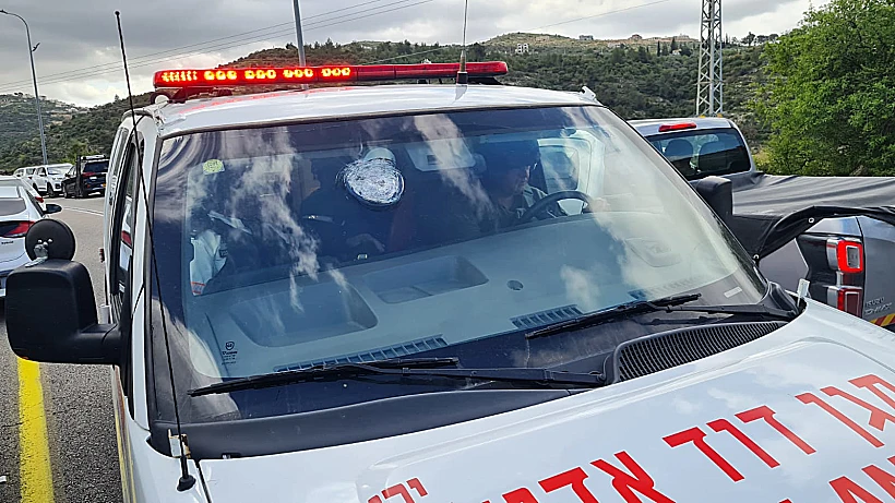 אמבולנס שנפגע מהירי במהלך חילופי האש