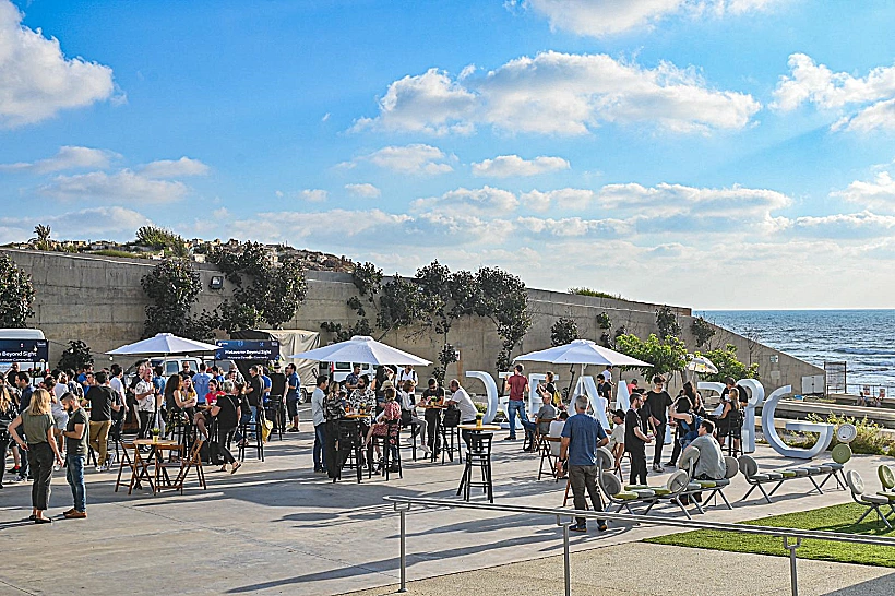 יריד במרכז פרס לשלום, למען עסקים שנפגעו במלחמה