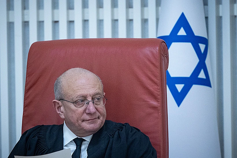 שופט העליון אלכס שטיין