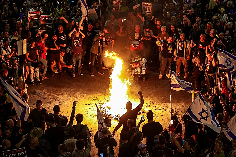 מפגינים בתל אביב למען החטופים ונגד הממשלה