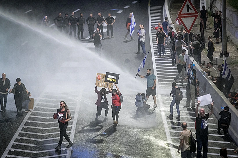 מכת"זית מופעלת על המפגינים בתל אביב למען החטופים ונגד הממשלה