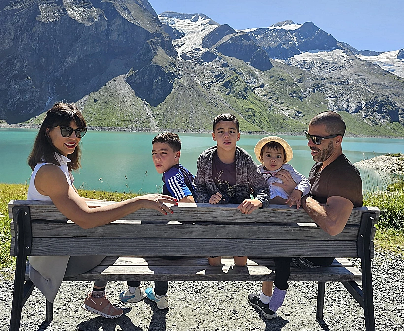 הילה נאור ומשפחתה בטיול משפחתי בחו"ל