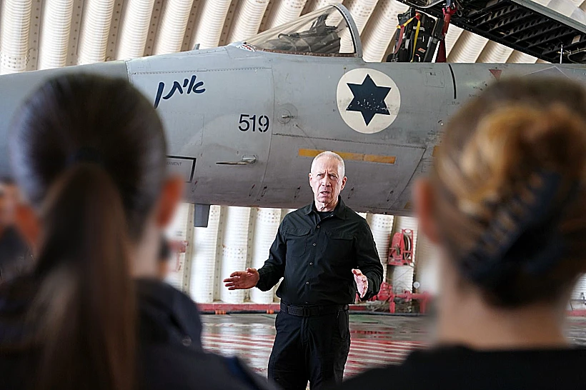 יואב גלנט בבסיס חיל האוויר