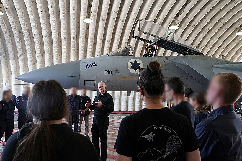 יואב גלנט בבסיס חיל האוויר