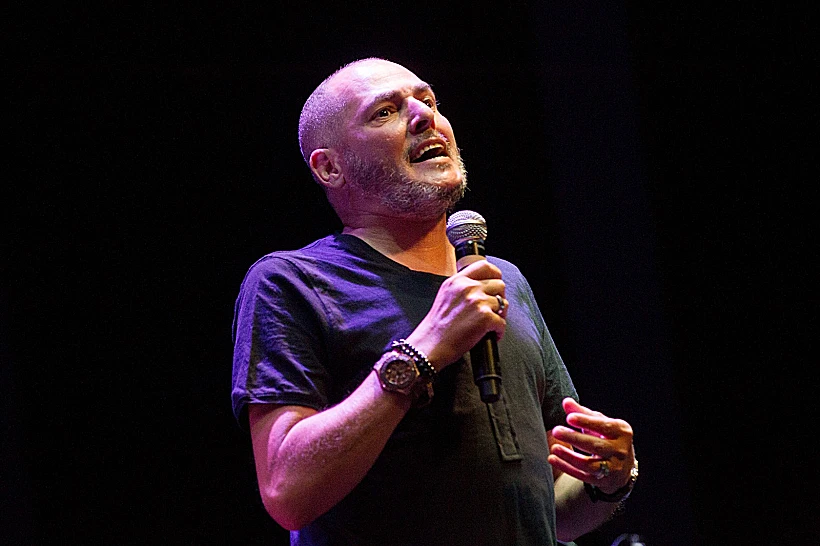 ישי לוי בהופעה