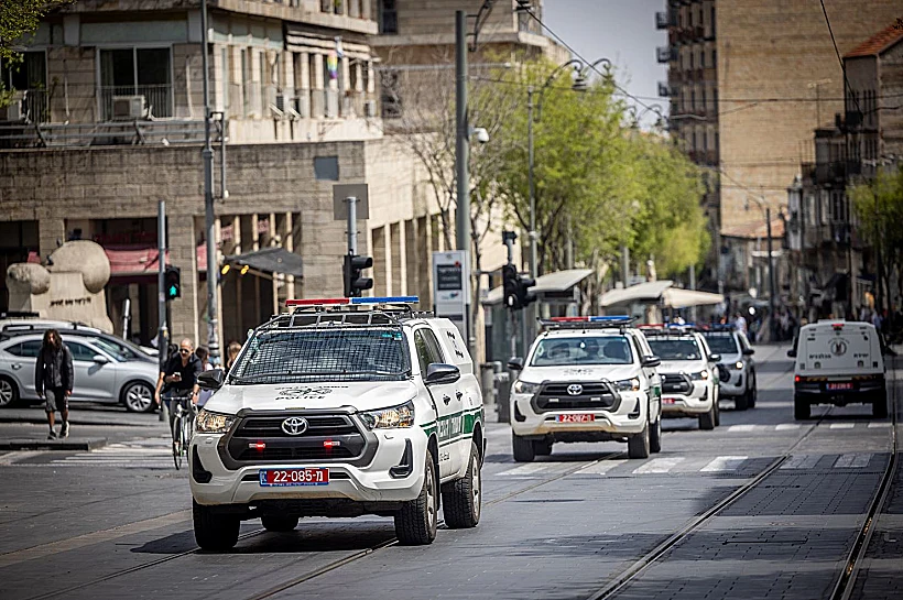 ניידות משטרה ומג"ב ברחוב יפו בירושלים