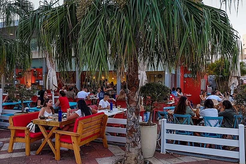 קפה גן סיפור חולון