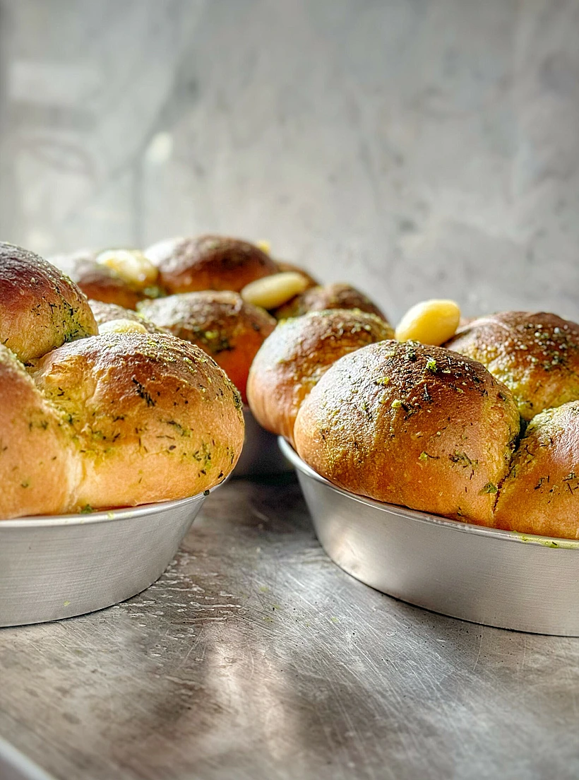 לחם שום, פיצה 25